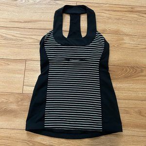 Lululemon Women Scoop Neck Tank Women's 6 w/ Bra Top Black White Stripe EEUC